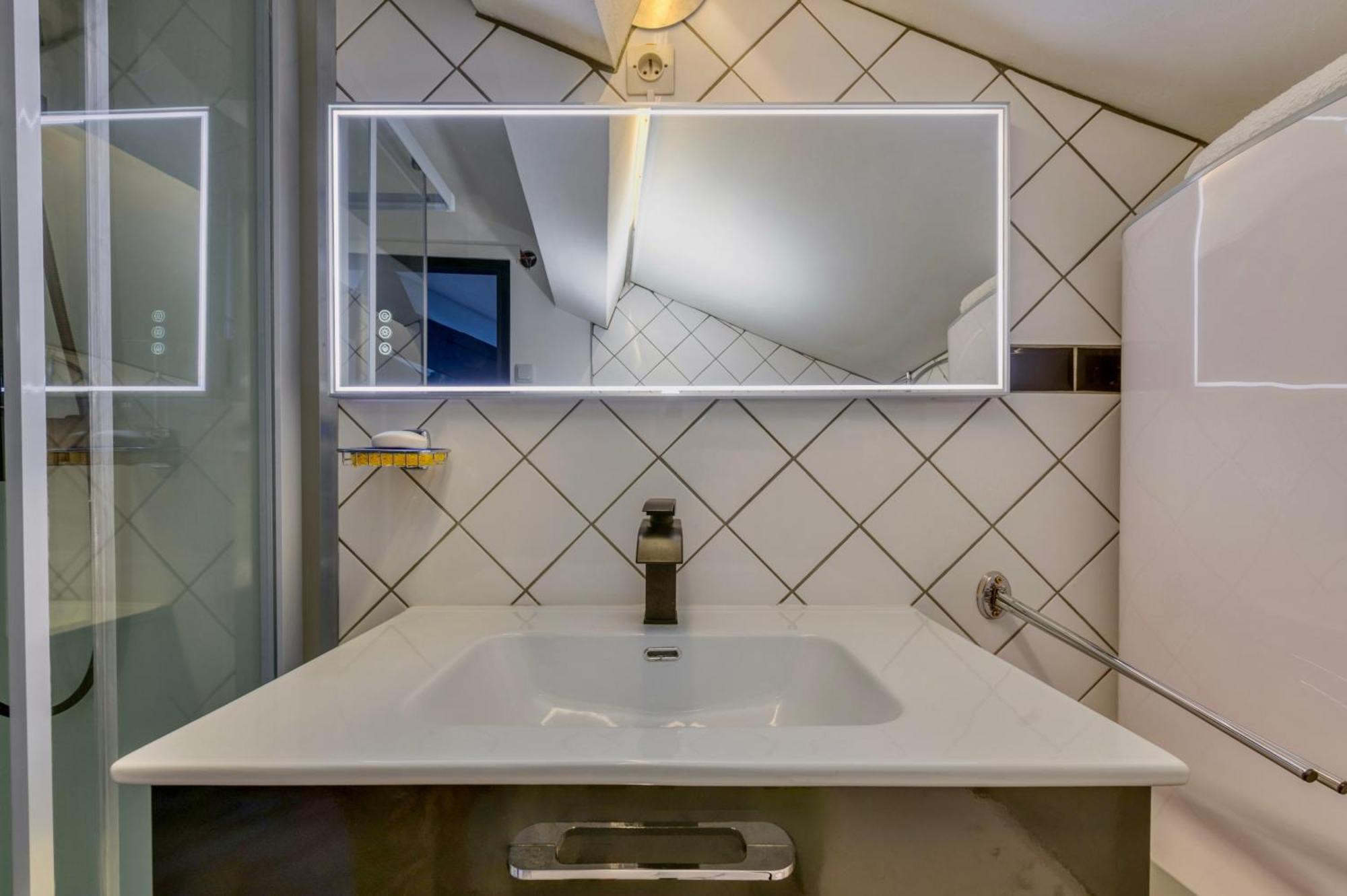 Appart'Hotel Chaleureux Au Coeur De Tullins - Le Roitelet Ngoại thất bức ảnh