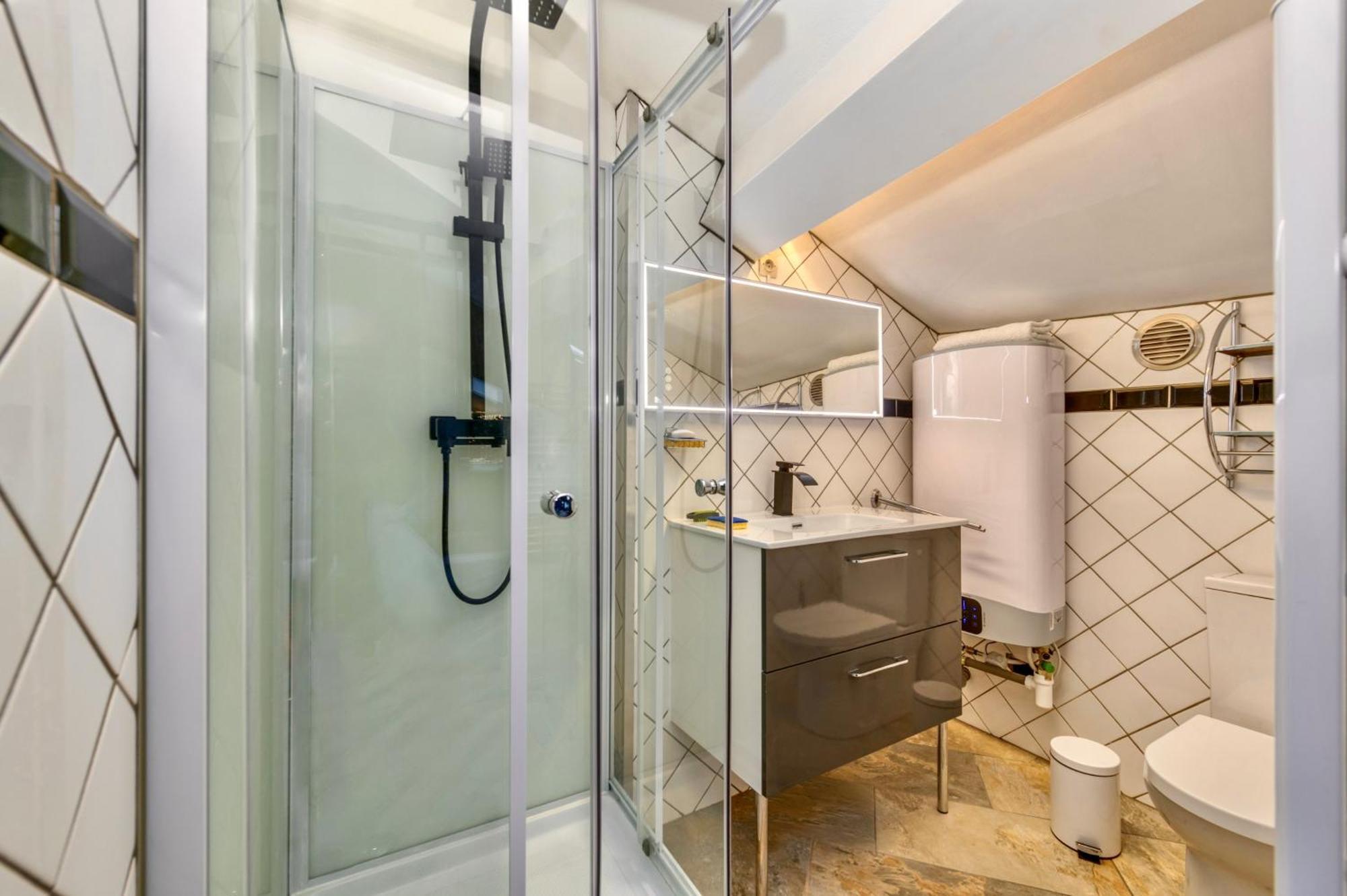 Appart'Hotel Chaleureux Au Coeur De Tullins - Le Roitelet Ngoại thất bức ảnh