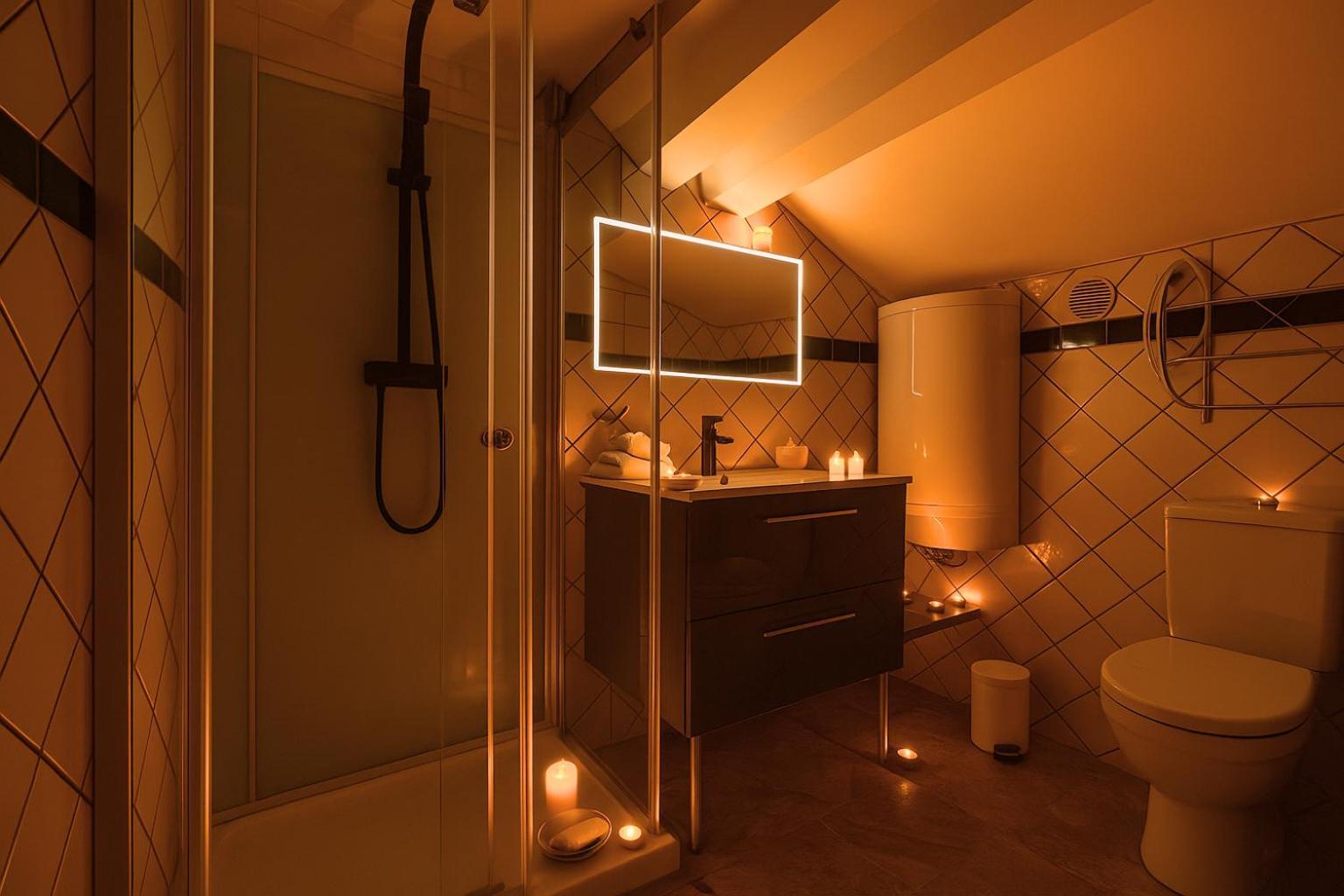Appart'Hotel Chaleureux Au Coeur De Tullins - Le Roitelet Ngoại thất bức ảnh